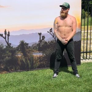 Meet your Posher, Chuck